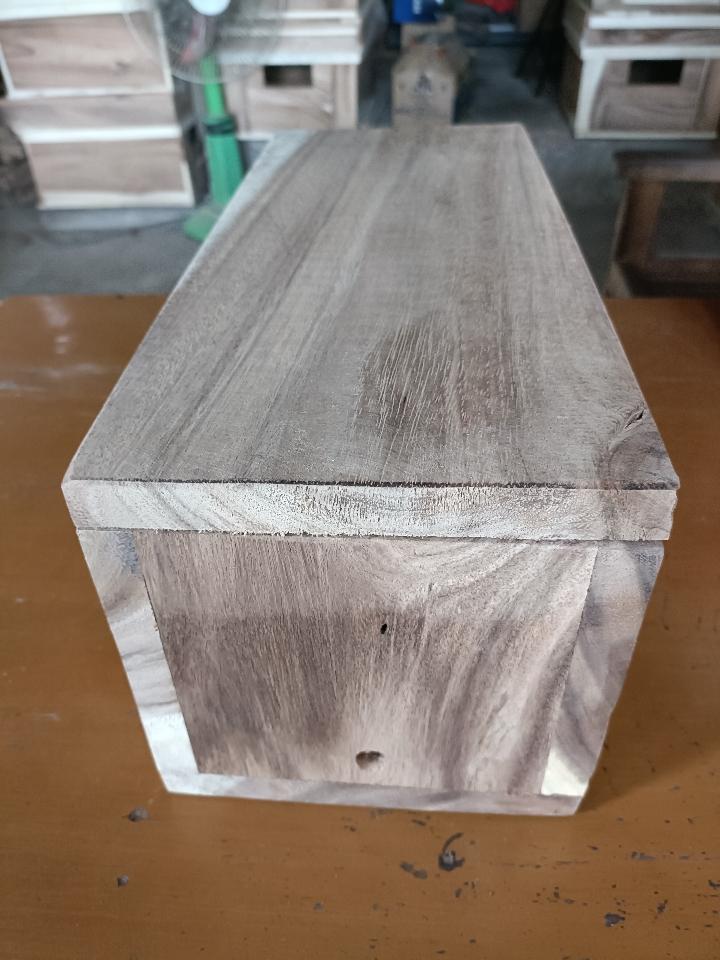 Thùng ong dú gỗ me tây 17*17*40*2-duoc-ban-tai-VẬT TƯ NUÔI ONG VỮNG TOÀN