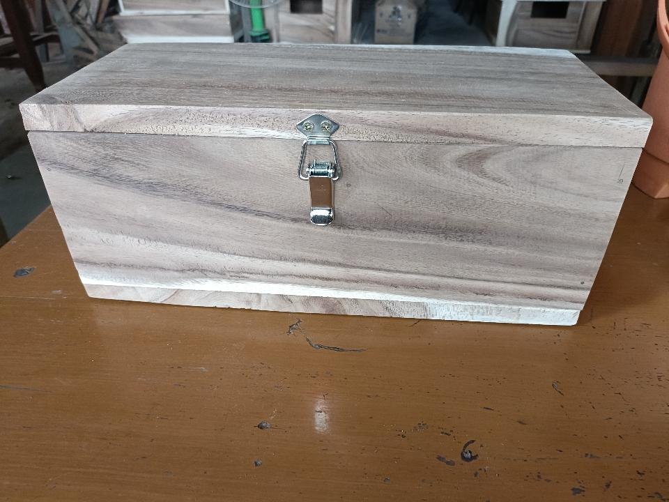 Thùng ong dú gỗ me tây 17*17*40*2-duoc-ban-tai-VẬT TƯ NUÔI ONG VỮNG TOÀN