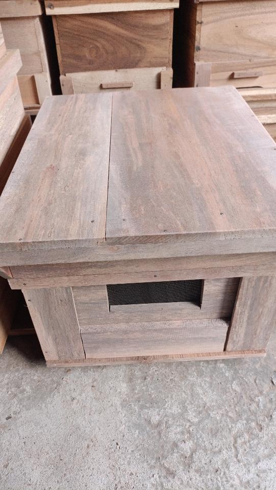 Thùng ong ngoại gỗ sầu riêng 02-duoc-ban-tai-VẬT TƯ NUÔI ONG VỮNG TOÀN