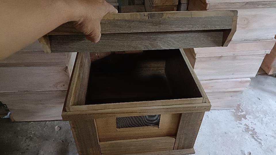 Thùng nuôi ong ngoại gỗ sao -duoc-ban-tai-VẬT TƯ NUÔI ONG VỮNG TOÀN