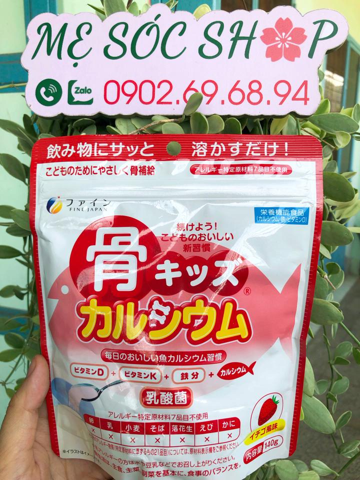 Bột Canxi Cá Tuyết Fine Japan 140g (Hương dâu)-duoc-ban-tai-Mẹ Sóc Shop - Hàng Nhật Nội Địa