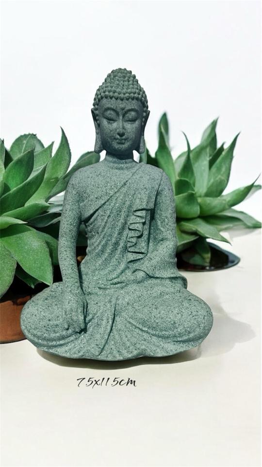 Tượng phật đá sa thạch-duoc-ban-tai-Thanh Lee Nguyễn( phụ kiện tiểu cảnh).