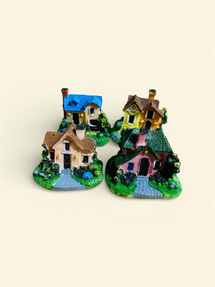 Biệt thự size trung ( 6cm x5cm)-duoc-ban-tai-Thanh Lee Nguyễn( phụ kiện tiểu cảnh).