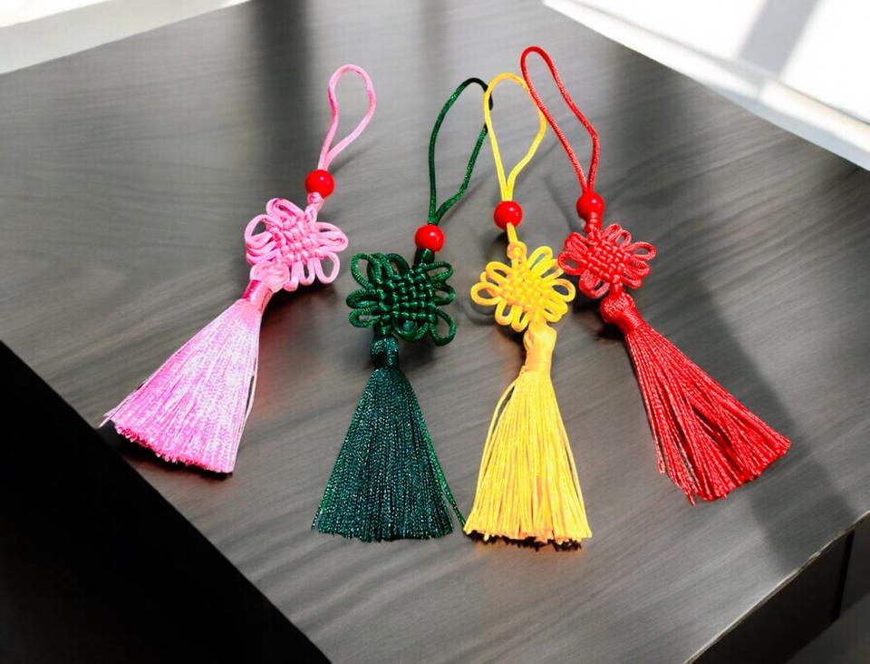 Dây treo nút thắt tua rua 13cm-duoc-ban-tai-Thanh Lee Nguyễn( phụ kiện tiểu cảnh).