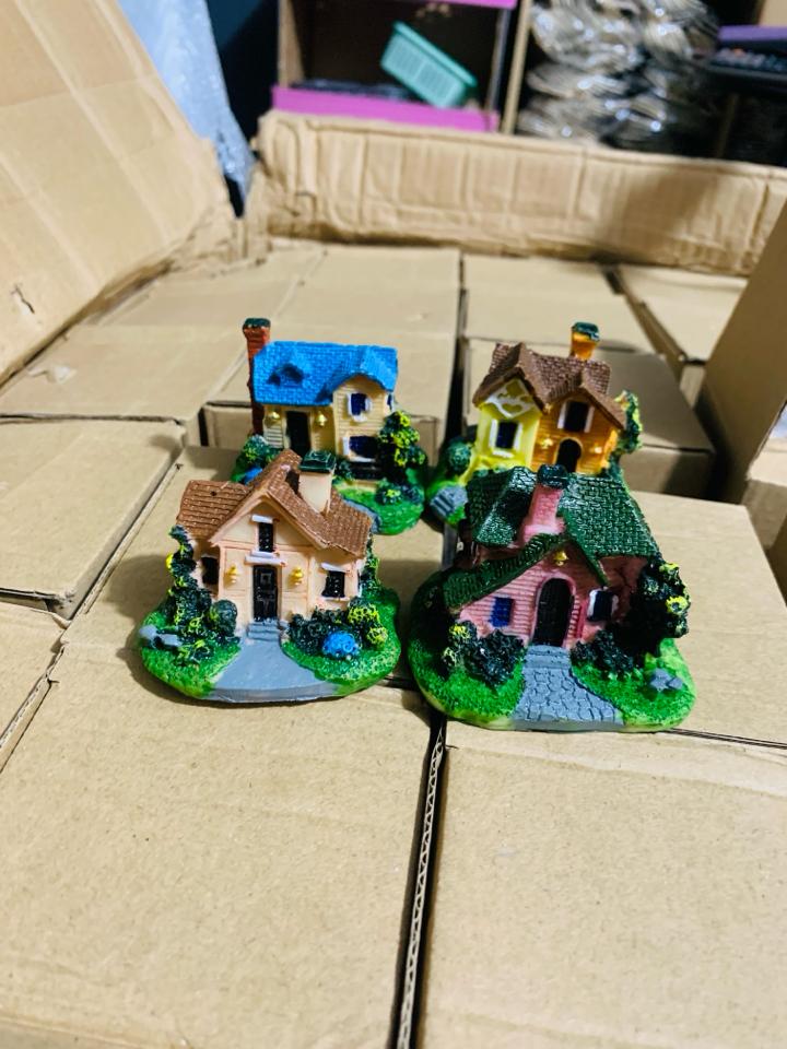 Biệt thự size trung ( 6cm x5cm)-duoc-ban-tai-Thanh Lee Nguyễn( phụ kiện tiểu cảnh).