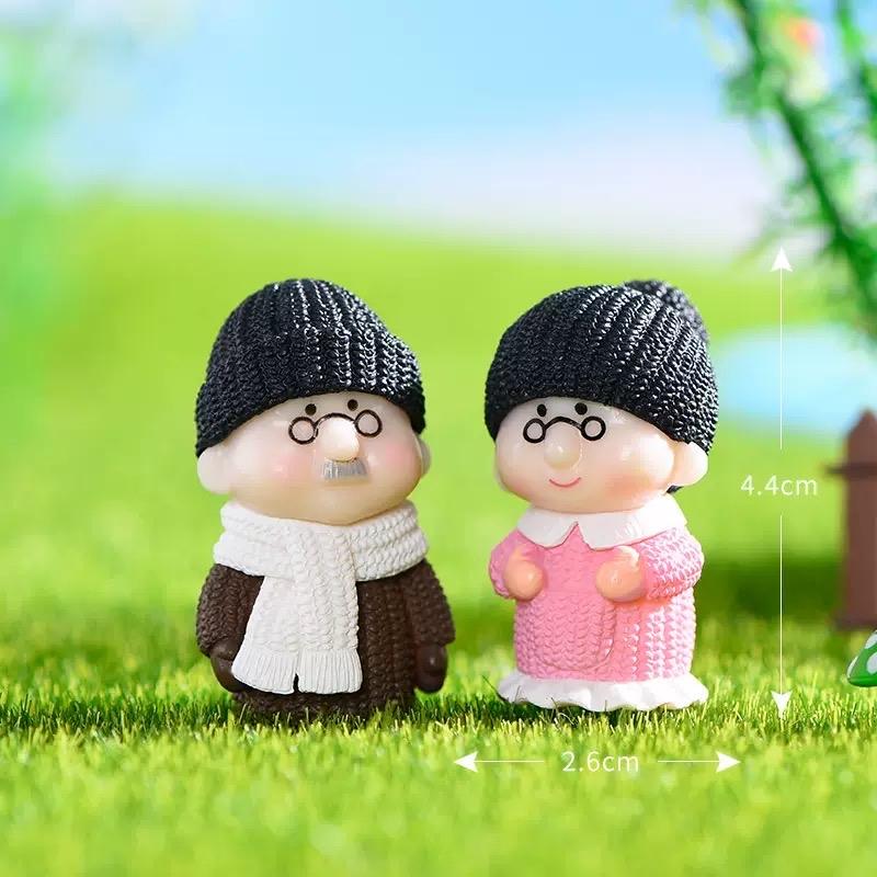 Cặp đôi ông bà đội nón len 2.6x4.4cm-duoc-ban-tai-Thanh Lee Nguyễn( phụ kiện tiểu cảnh).