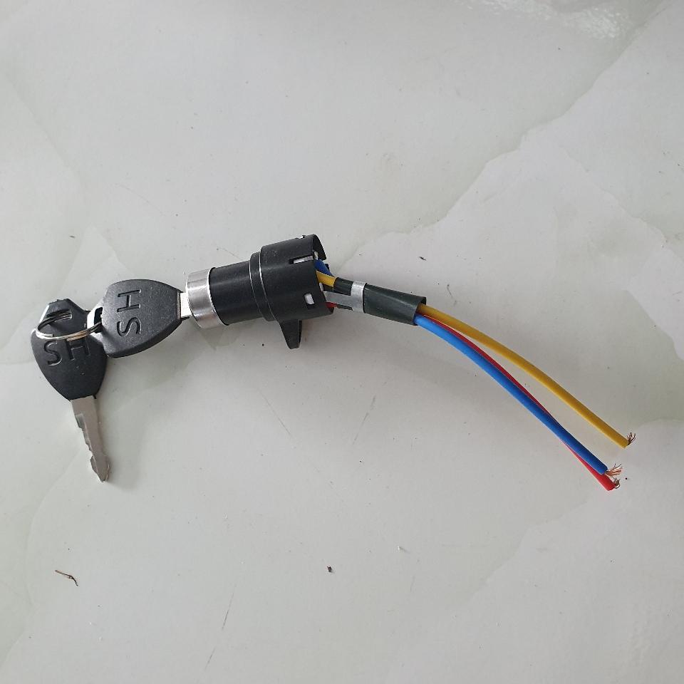 Ổ khóa xe điện phổ thông 3 dây-duoc-ban-tai-Xe Điện Nhã Anh 2