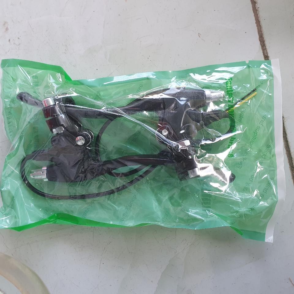 Tay thắng đa năng đen - 1 cái-duoc-ban-tai-Xe Điện Nhã Anh 2