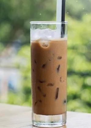 Cafe sữa đá-duoc-ban-tai-2CE