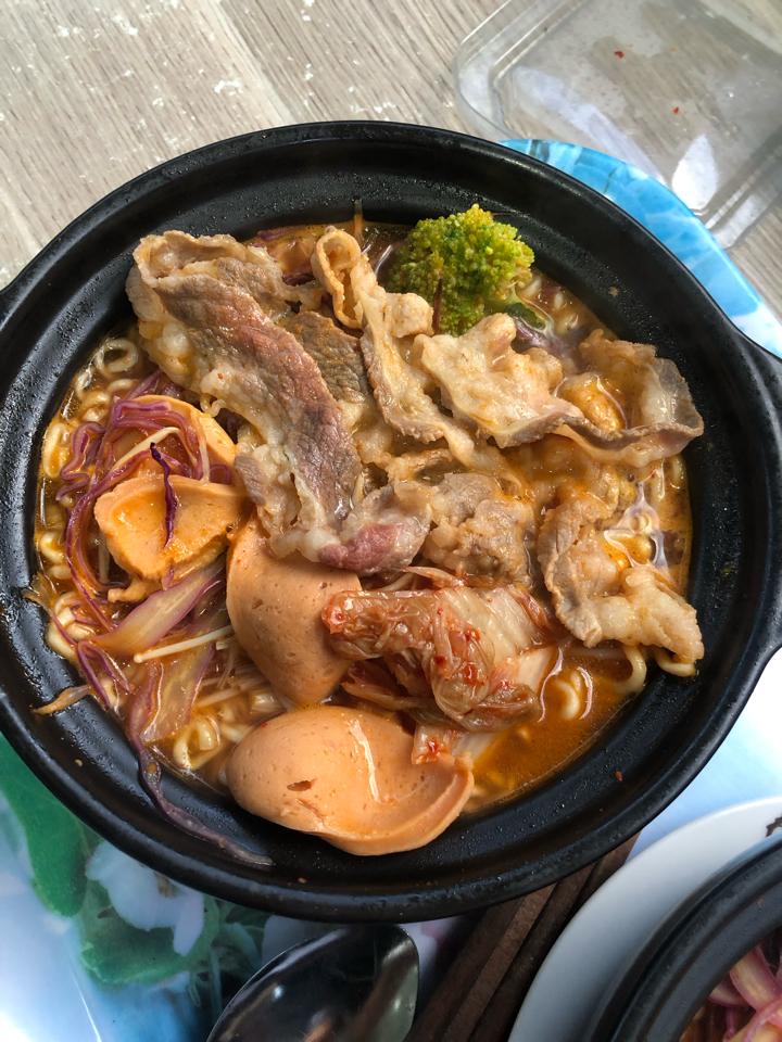 Mì Cay Bò-duoc-ban-tai-2CE