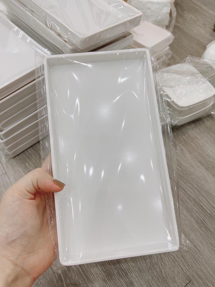 Khay y tế nhựa vuông trắng nhỏ 22x12x2cm-duoc-ban-tai-T&T Beauté
