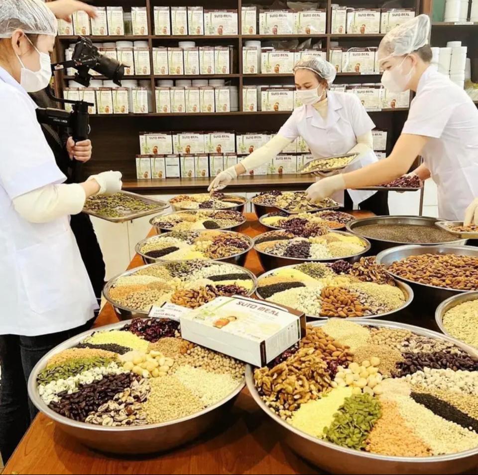 BỮA ĂN DƯỠNG SINH SUTO MEAL - DẠNG LỌ-duoc-ban-tai-Vũ Chung