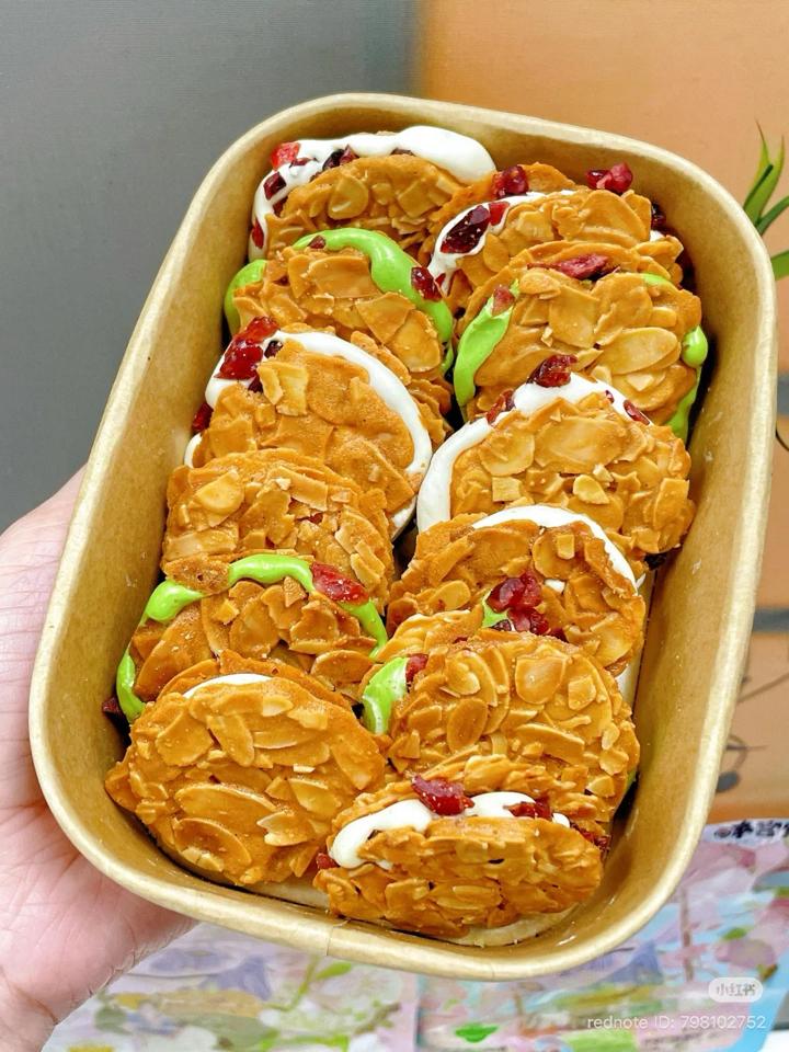 Bánh ngói kẹp 1kg-duoc-ban-tai-Kiêng Bakery