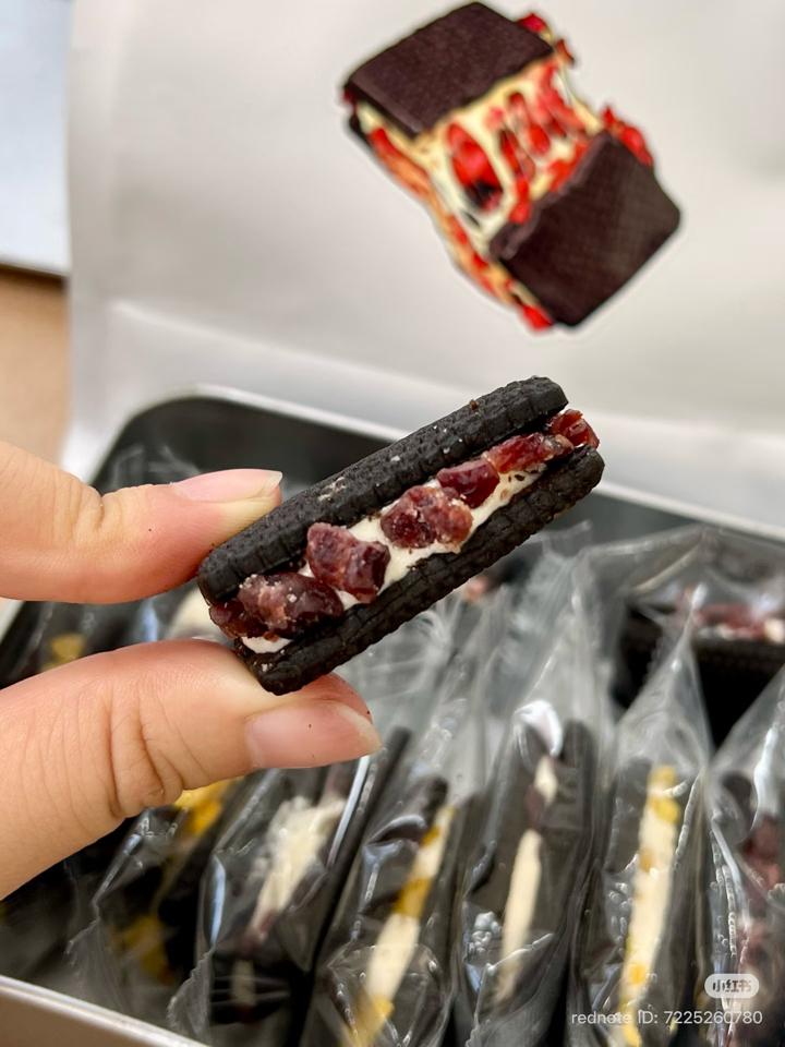 Bánh quy socola kẹp-duoc-ban-tai-Kiêng Bakery