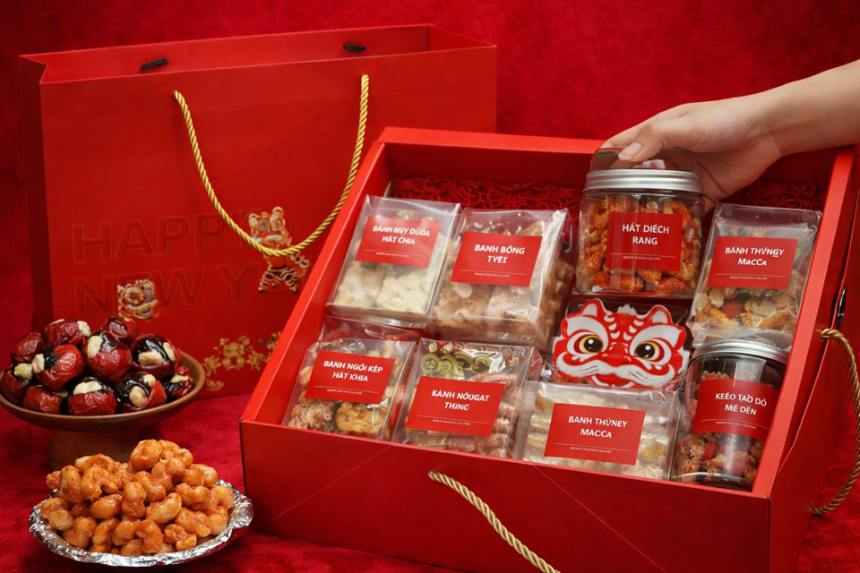 Set câu đối đỏ-duoc-ban-tai-Kiêng Bakery