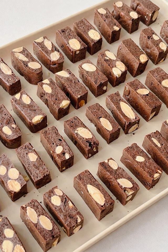 Kẹo nougat choco 250g-duoc-ban-tai-Kiêng Bakery