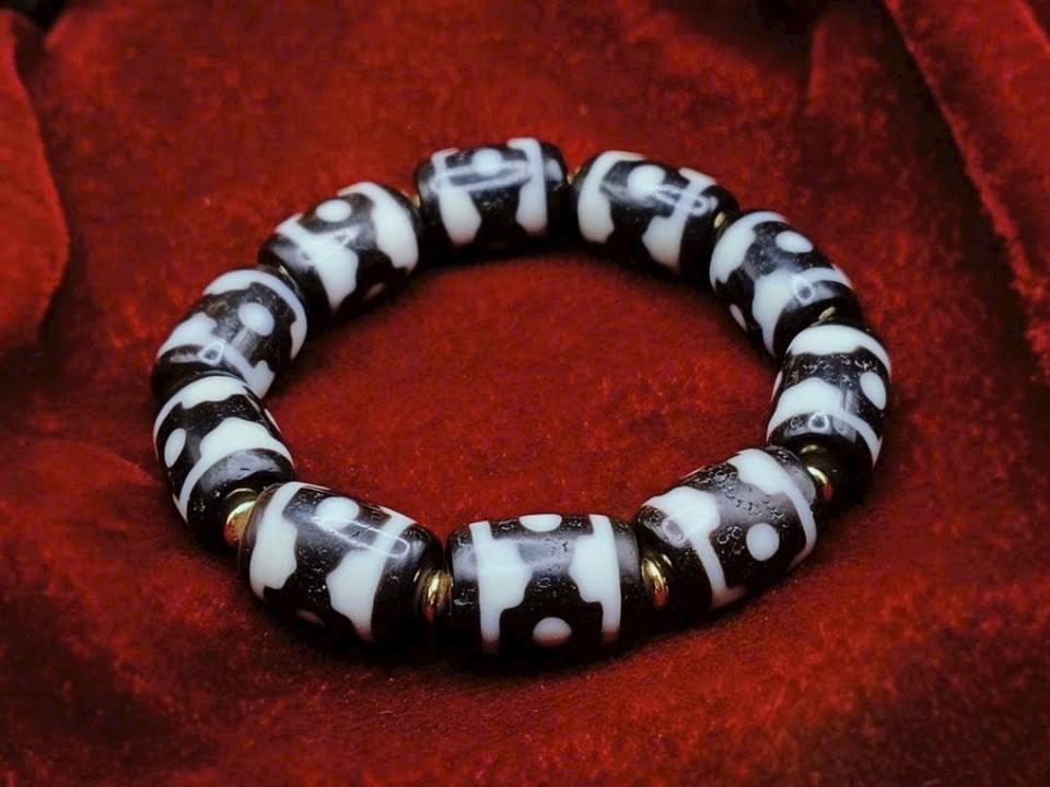 Vòng 3 Mắt Mandala Tập Duyên VIP -duoc-ban-tai-Dzi Trâm Lê