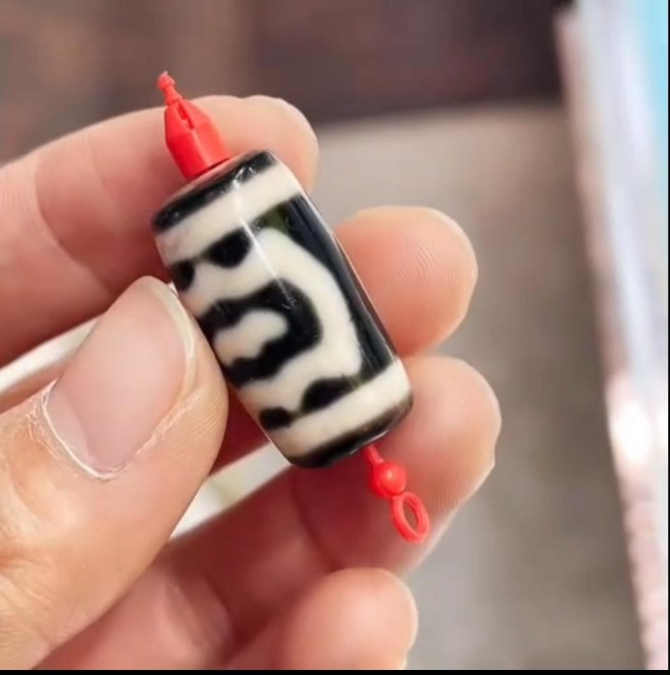 Kim Sí Điểu-duoc-ban-tai-Dzi Trâm Lê