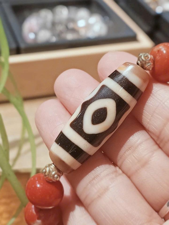 Dzi 3 Mắt tibet mix san hô -duoc-ban-tai-Dzi Trâm Lê