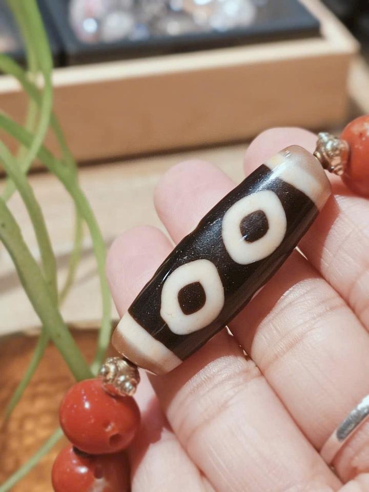 Dzi 3 Mắt tibet mix san hô -duoc-ban-tai-Dzi Trâm Lê