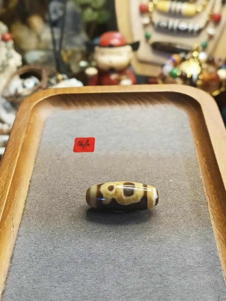 Dzi thần tài Tibet 1-duoc-ban-tai-Dzi Trâm Lê