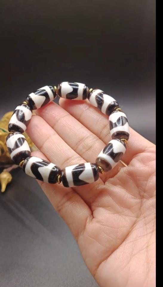 Vòng nanh Tibet 9 viên-duoc-ban-tai-Dzi Trâm Lê