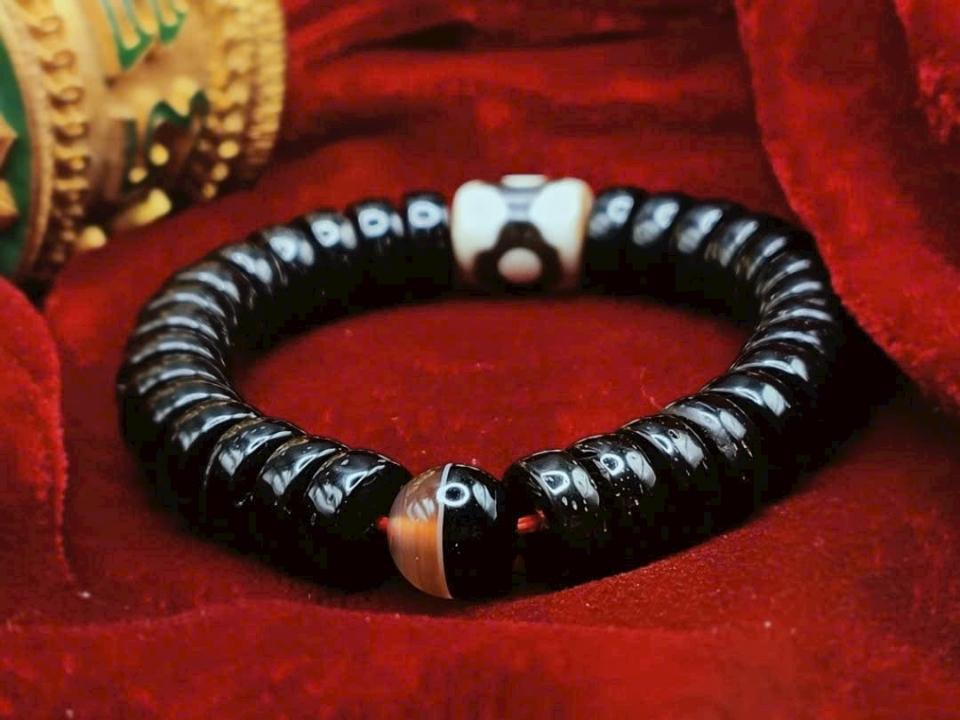 Vòng Dzi 3 Mắt + Nanh hổ -duoc-ban-tai-Dzi Trâm Lê