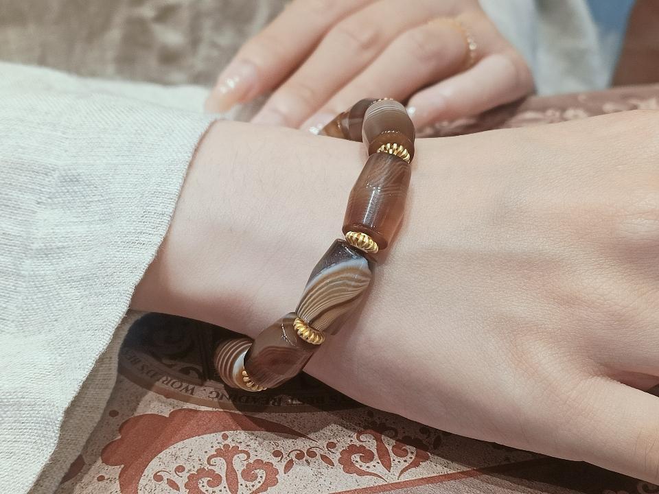 Vòng mã não cổ -duoc-ban-tai-Dzi Trâm Lê