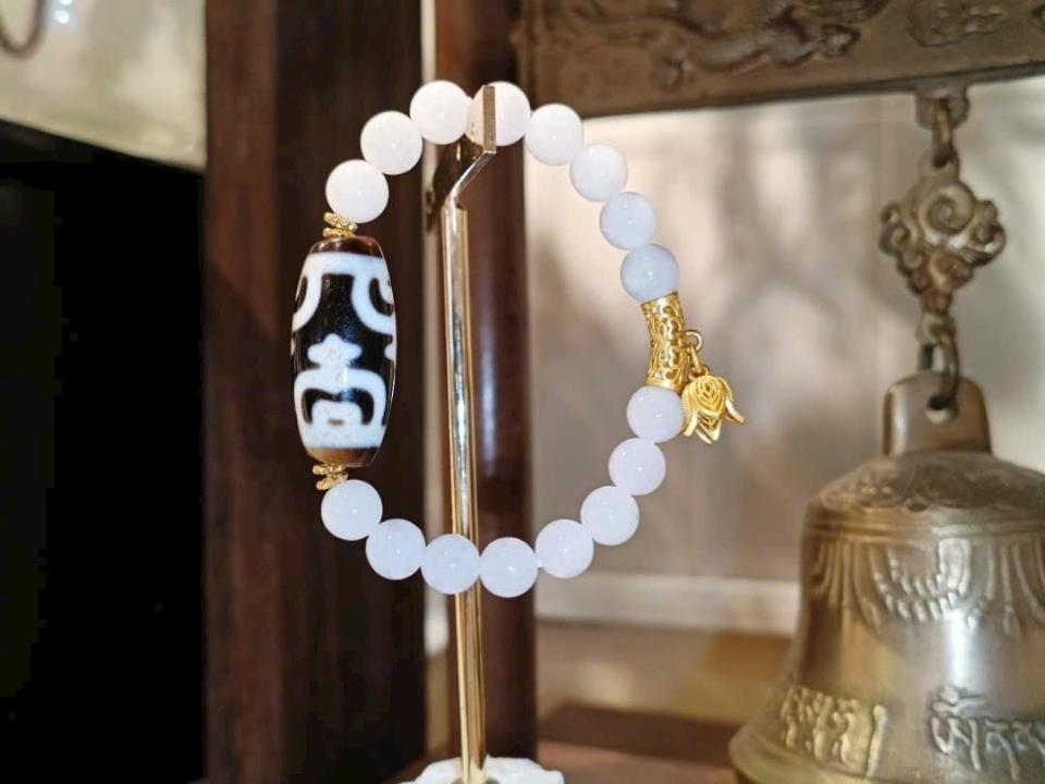 Dzi Tứ Bảo Bình Tibet 5-duoc-ban-tai-Dzi Trâm Lê