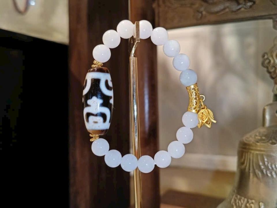 Dzi Tứ Bảo Bình Tibet 5-duoc-ban-tai-Dzi Trâm Lê