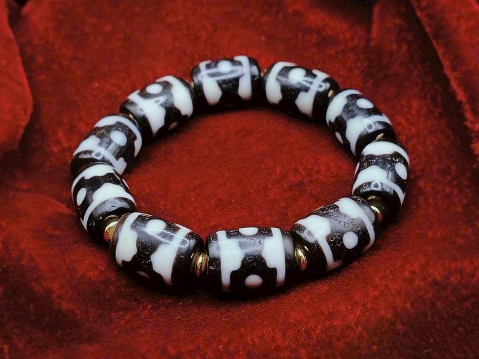 Vòng 3 Mắt Mandala Tập Duyên VIP -duoc-ban-tai-Dzi Trâm Lê