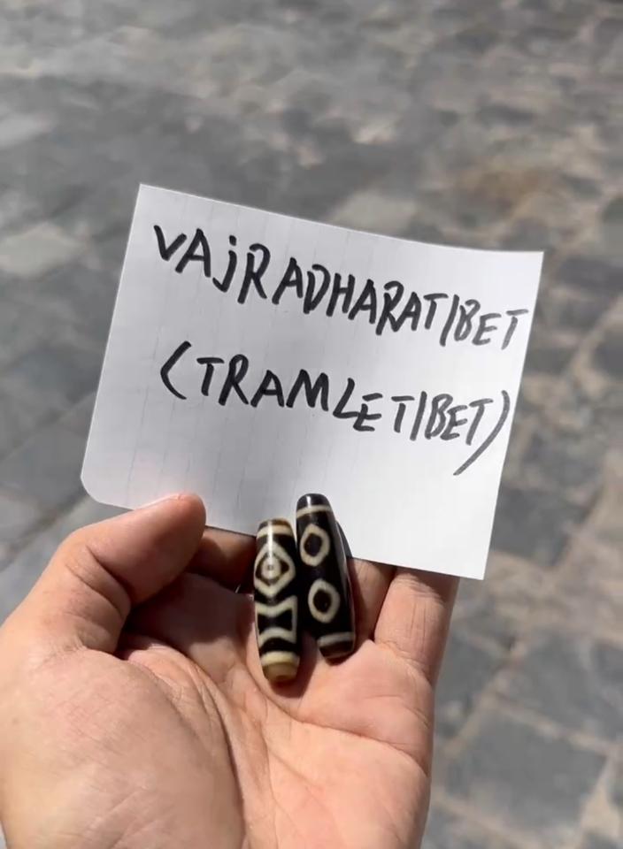 Dzi Thiên Địa kép tibet thân dầu -duoc-ban-tai-Dzi Trâm Lê