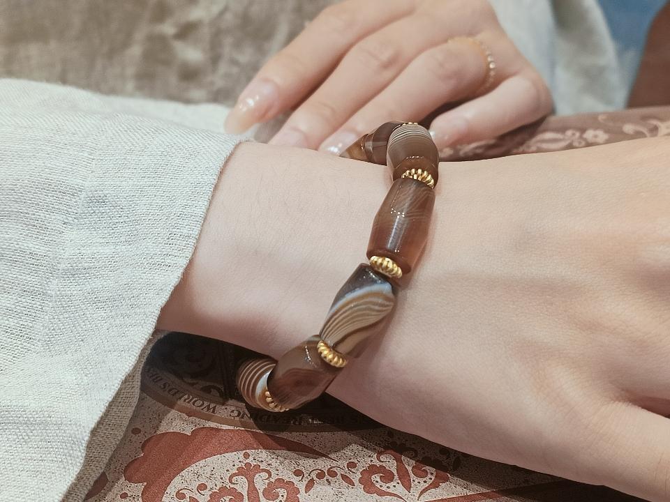 Vòng mã não cổ -duoc-ban-tai-Dzi Trâm Lê