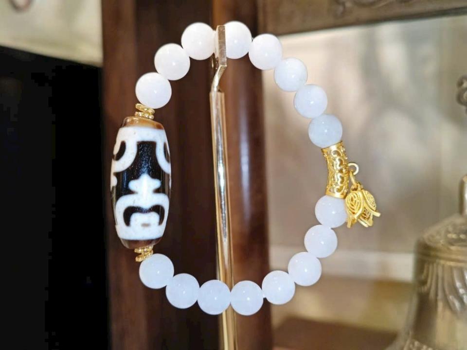 Dzi Tứ Bảo Bình Tibet 5-duoc-ban-tai-Dzi Trâm Lê