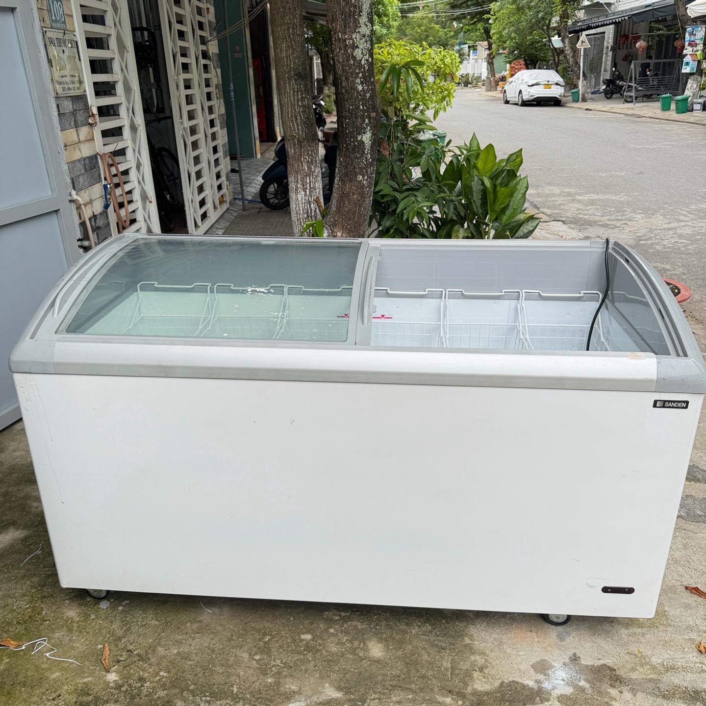 Tủ đông kính Sanden SNC 0515 ( 880/520L lướt 95%)-duoc-ban-tai-Điện Máy Thiên Gia Hân