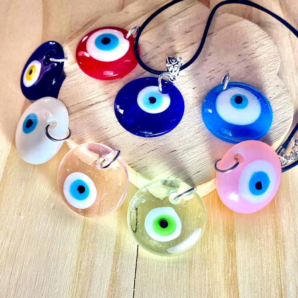 Vòng cổ “Evil Eyes”-duoc-ban-tai-Hoa Các Colour