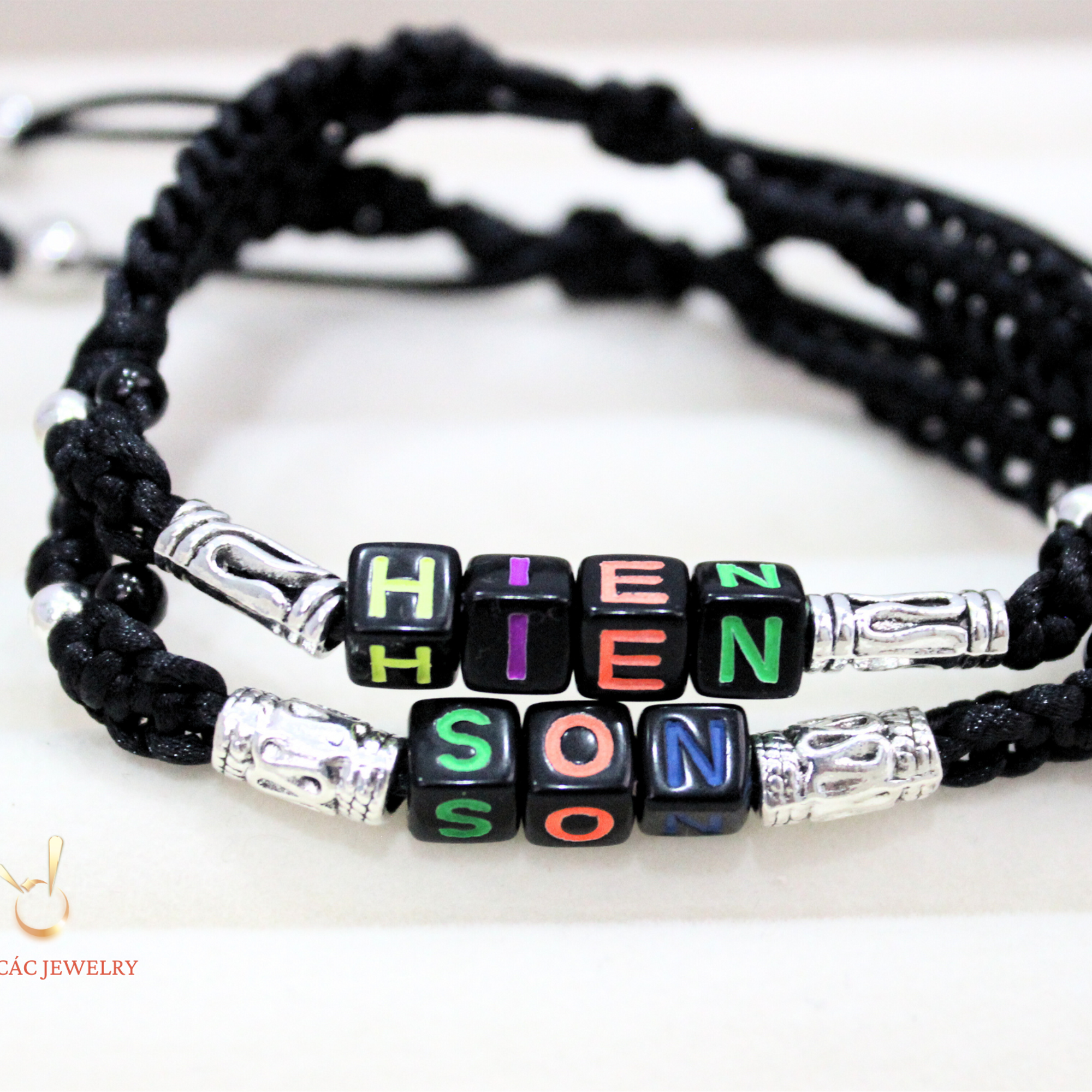 [BST HANDMADE] Vòng tay Phối Chữ - mang đậm dấu ấn độc bản-duoc-ban-tai-Hoa Các Colour