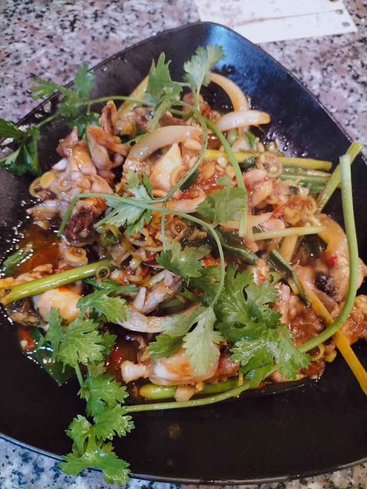 Ếch xào sả ớt-duoc-ban-tai-Thảo Nhi Food Garden