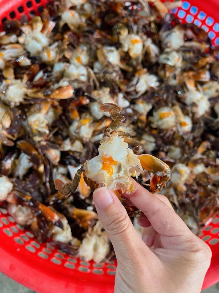 Cua đá xay-duoc-ban-tai-HẢI SẢN CẨM