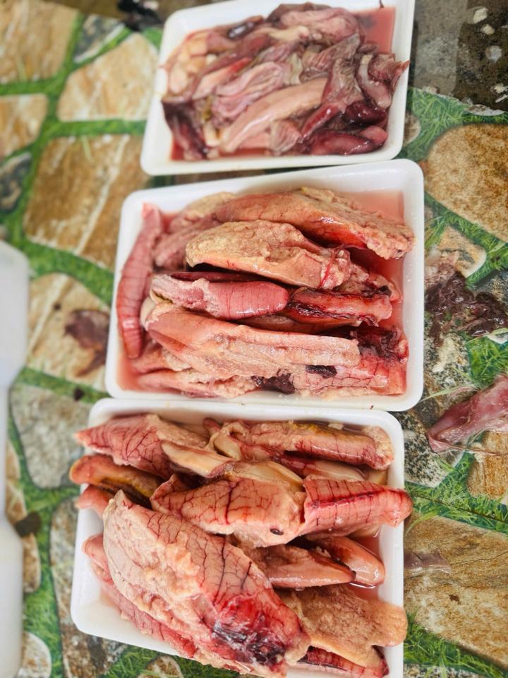 Trứng cá thu-duoc-ban-tai-HẢI SẢN CẨM