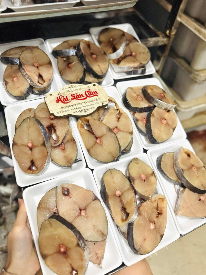 Cá thu 1 nắng khúc tròn-duoc-ban-tai-HẢI SẢN CẨM