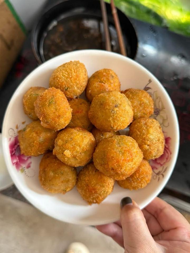 Chả tôm viên xù-duoc-ban-tai-HẢI SẢN CẨM