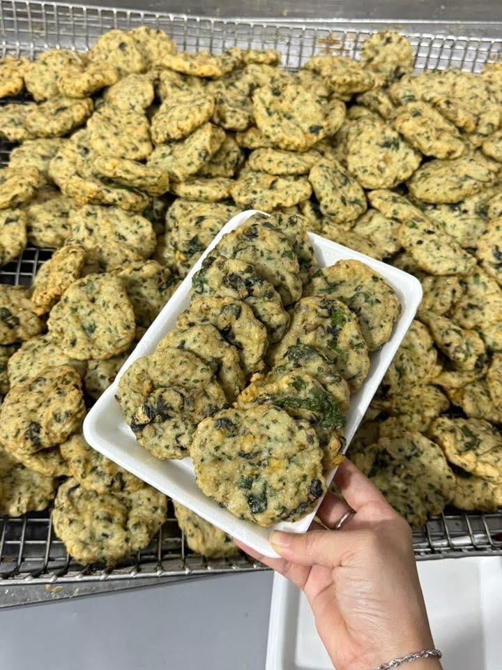 Chả ốc-duoc-ban-tai-HẢI SẢN CẨM