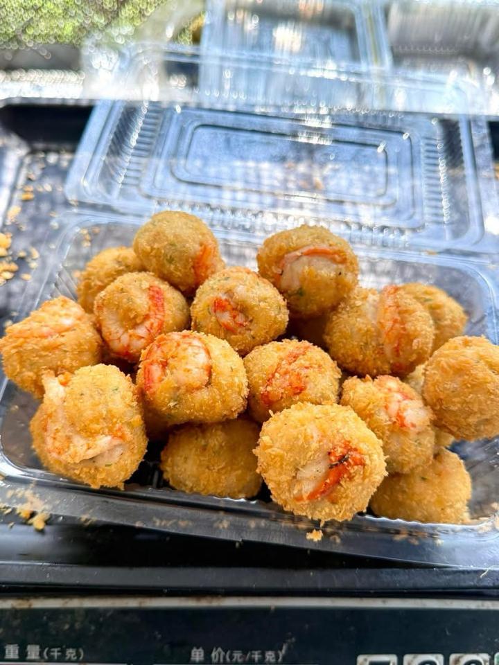 Chả tôm viên xù-duoc-ban-tai-HẢI SẢN CẨM