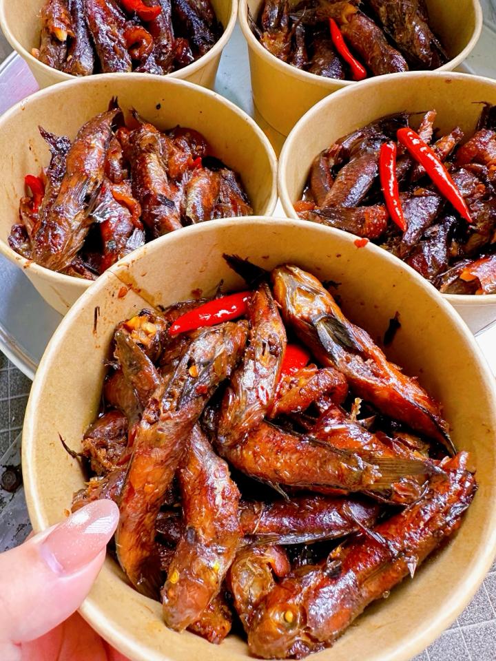 Cá bống kho-duoc-ban-tai-HẢI SẢN CẨM