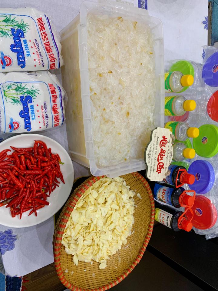 Chân sứa trắng chua ngọt-duoc-ban-tai-HẢI SẢN CẨM