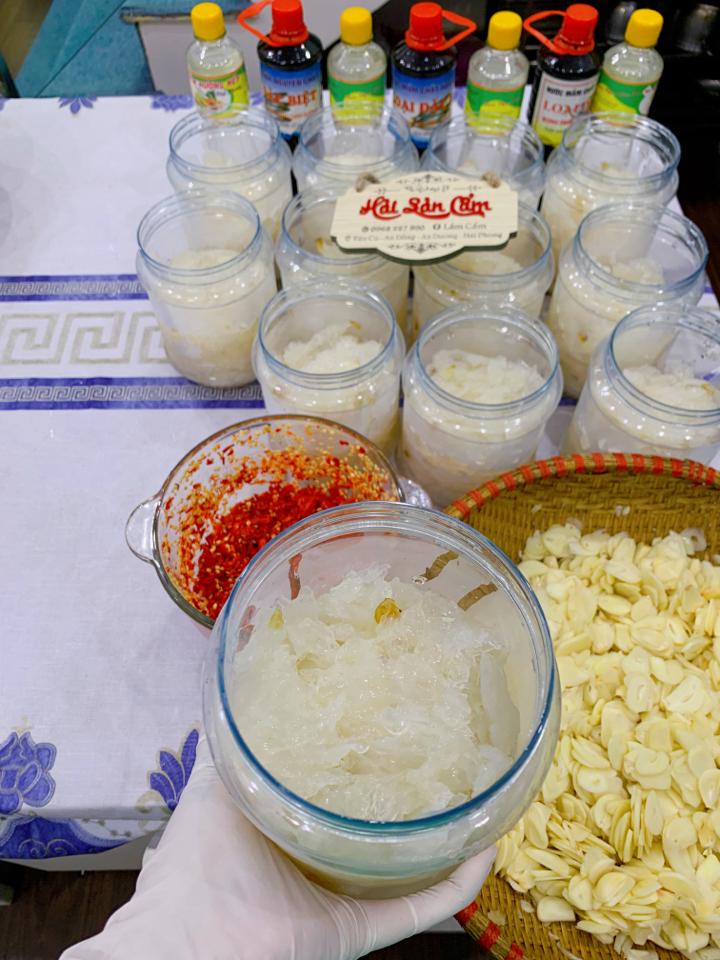 Chân sứa trắng chua ngọt-duoc-ban-tai-HẢI SẢN CẨM