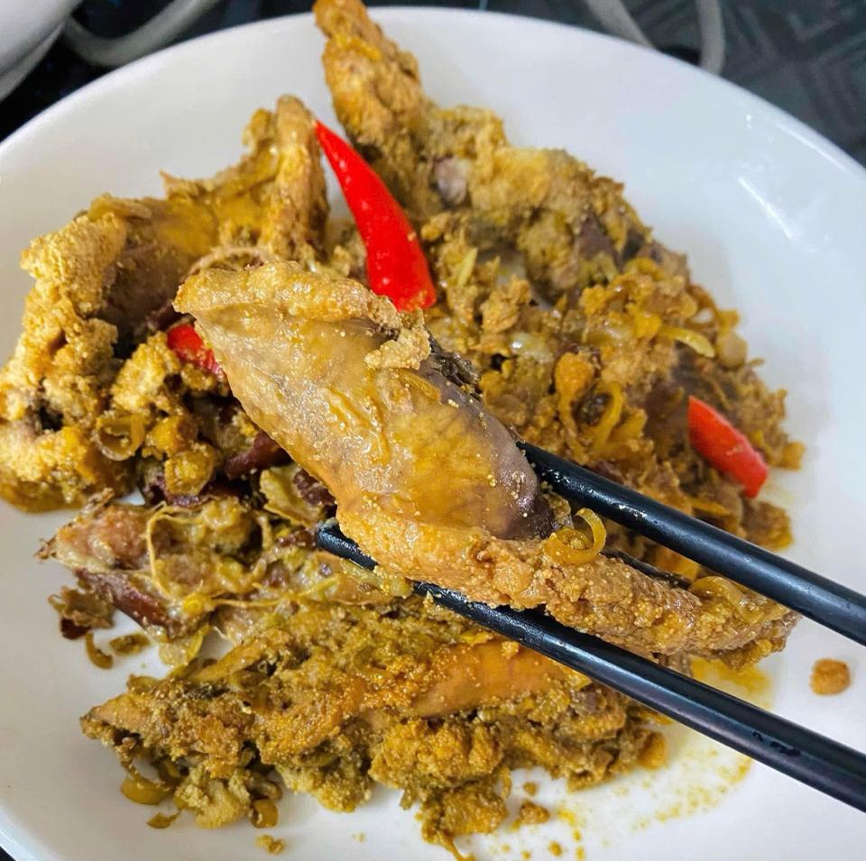 Trứng cá thu-duoc-ban-tai-HẢI SẢN CẨM