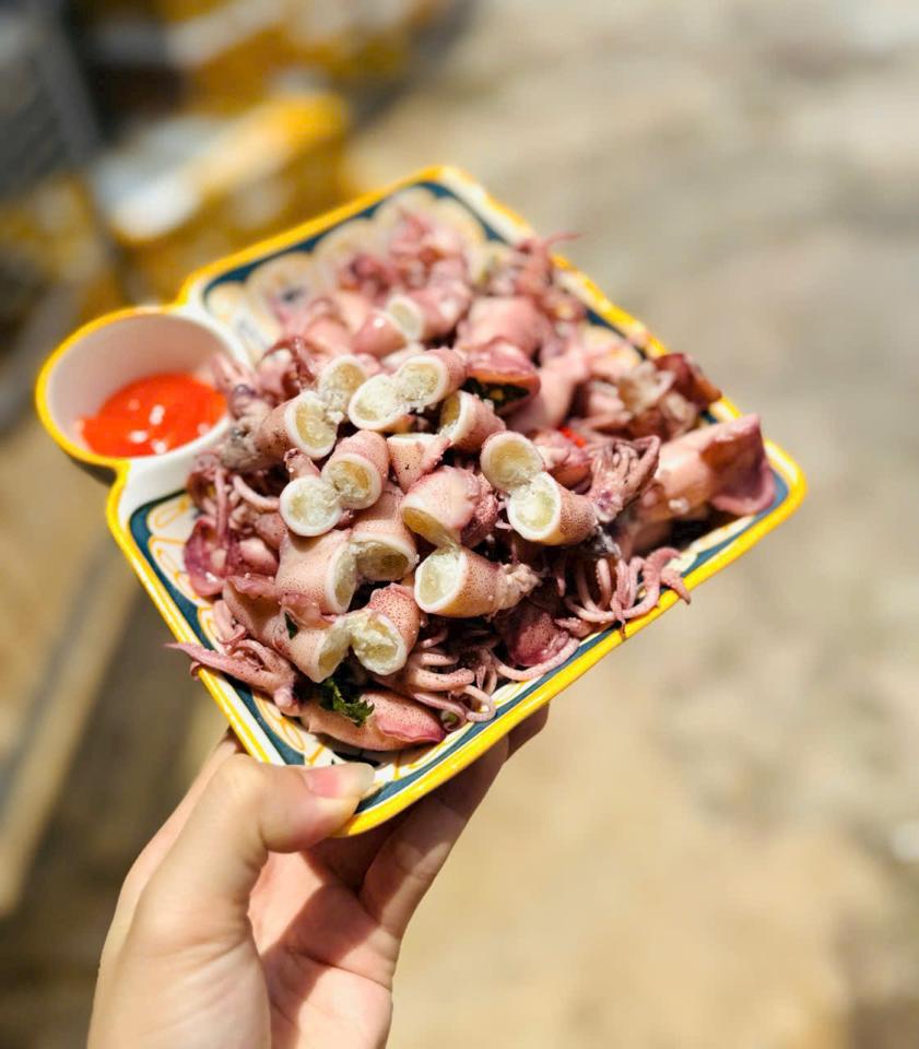 Mực sim trứng-duoc-ban-tai-HẢI SẢN CẨM