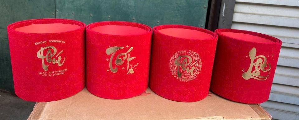 Trụ nhung Tết-duoc-ban-tai-KHO SỈ MINH TUỆ